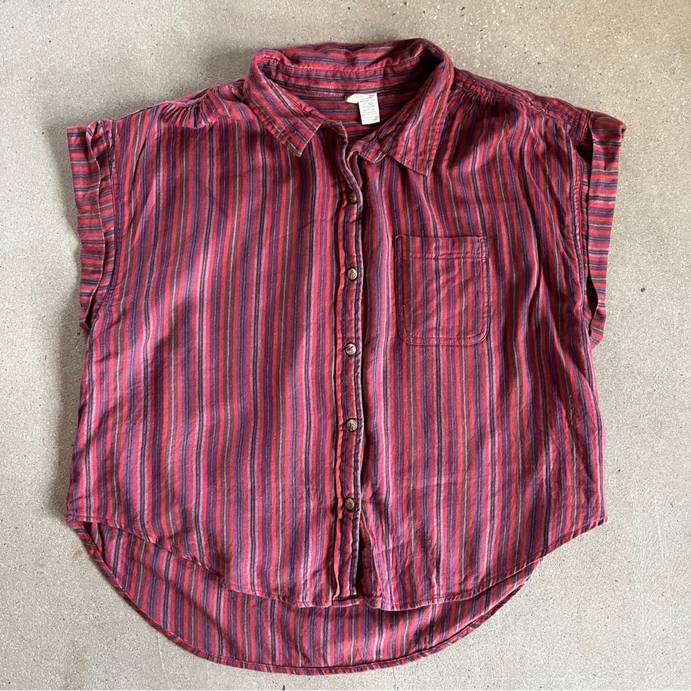 Japna Women’s Short Sleeve Muscle Button Down Red Striped Shirt